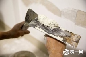 刮腻子怎么刮才能避免腻子层空鼓开裂?刷墙刮腻子步骤